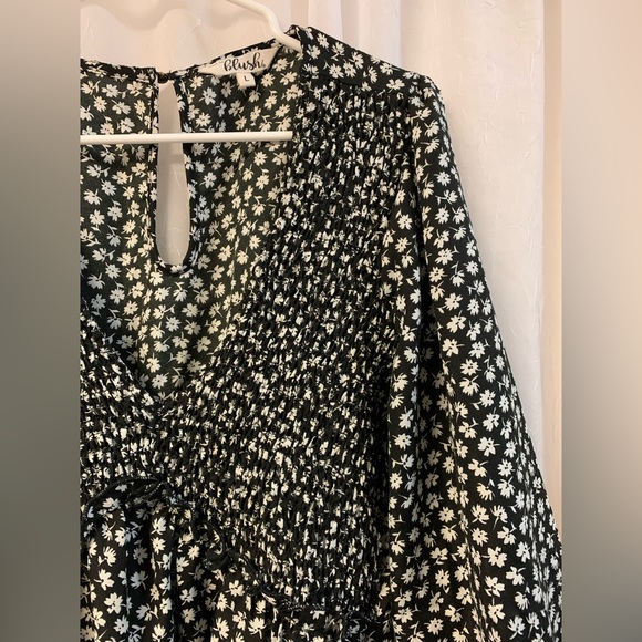 Black & White Floral Dress - Picture 4 of 10